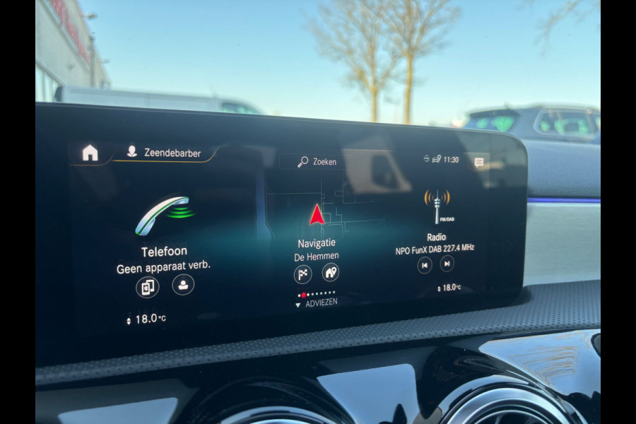 Mercedes-Benz A-Klasse 180 Business Solution AMG Pano | Sfeerverlichting | NL Auto!