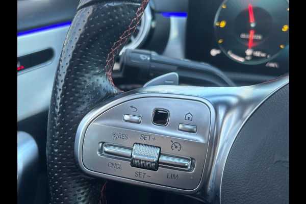 Mercedes-Benz A-Klasse 180 Business Solution AMG Pano | Sfeerverlichting | NL Auto!