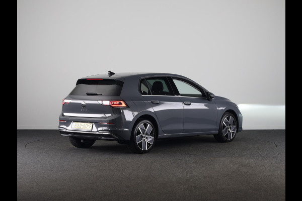 Volkswagen Golf 1.5 eHybrid Style Edition 204 pk Automaat (DSG) | Verlengde garantie | Navigatie via App | Parkeersensoren (Park assist) | Achteruitrijcamera | Stoelverwarming |
