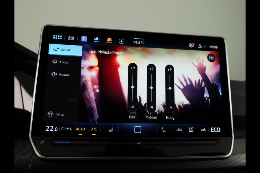 Volkswagen Golf 1.5 eHybrid Style Edition 204 pk Automaat (DSG) | Verlengde garantie | Navigatie via App | Parkeersensoren (Park assist) | Achteruitrijcamera | Stoelverwarming |