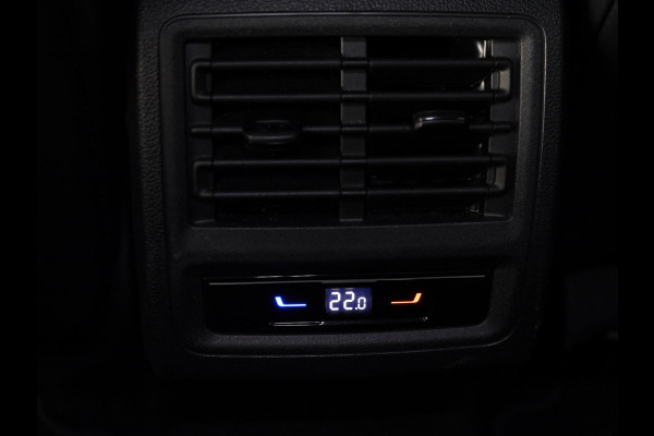 Volkswagen Golf 1.5 eHybrid Style Edition 204 pk Automaat (DSG) | Verlengde garantie | Navigatie via App | Parkeersensoren (Park assist) | Achteruitrijcamera | Stoelverwarming |