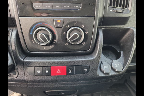 Peugeot Boxer 2.2 BlueHDi 140 Pk L2/H2 Airco Cruise Control Navigatie