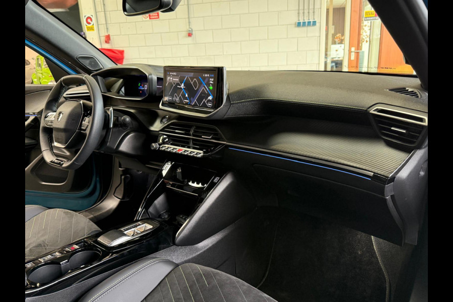 Peugeot 2008 1.2 Hybrid 145 GT Automaat, Stoelverwarming, Navi, Camera