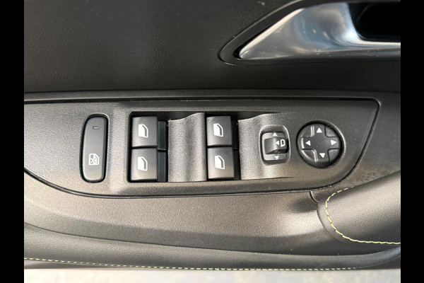 Peugeot 2008 1.2 Hybrid 145 GT Automaat, Stoelverwarming, Navi, Camera