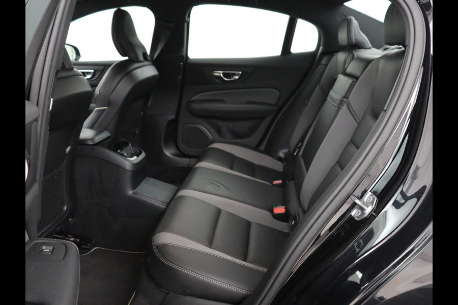 Volvo S60 2.0 T6 AWD Twin Engine R-Design | Stoelverwarming | Adaptive cruise | Standkachel | Camera | 19'' | Carplay | Full LED | Navigatie | Side Assist | Half leder | Origineel NL | PHEV | Plug In
