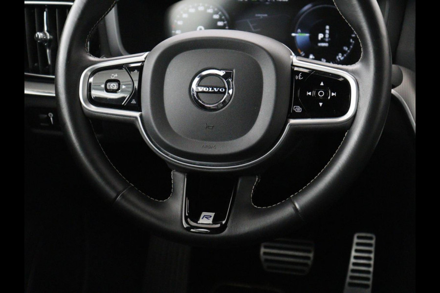 Volvo S60 2.0 T6 AWD Twin Engine R-Design | Stoelverwarming | Adaptive cruise | Standkachel | Camera | 19'' | Carplay | Full LED | Navigatie | Side Assist | Half leder | Origineel NL | PHEV | Plug In