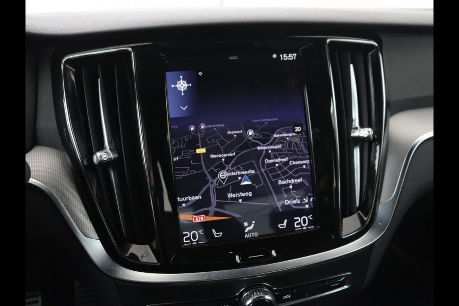 Volvo S60 2.0 T6 AWD Twin Engine R-Design | Stoelverwarming | Adaptive cruise | Standkachel | Camera | 19'' | Carplay | Full LED | Navigatie | Side Assist | Half leder | Origineel NL | PHEV | Plug In