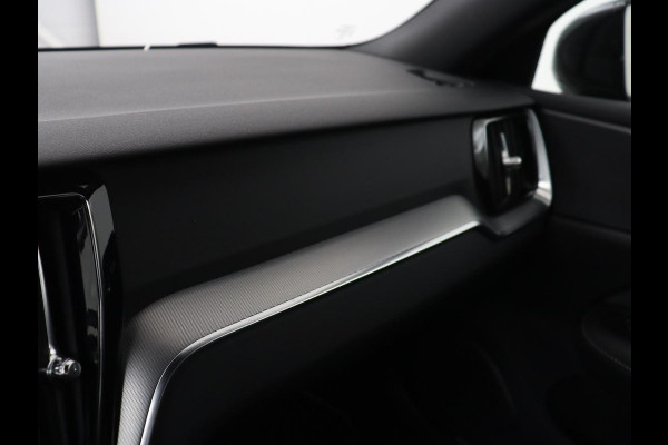 Volvo S60 2.0 T6 AWD Twin Engine R-Design | Stoelverwarming | Adaptive cruise | Standkachel | Camera | 19'' | Carplay | Full LED | Navigatie | Side Assist | Half leder | Origineel NL | PHEV | Plug In