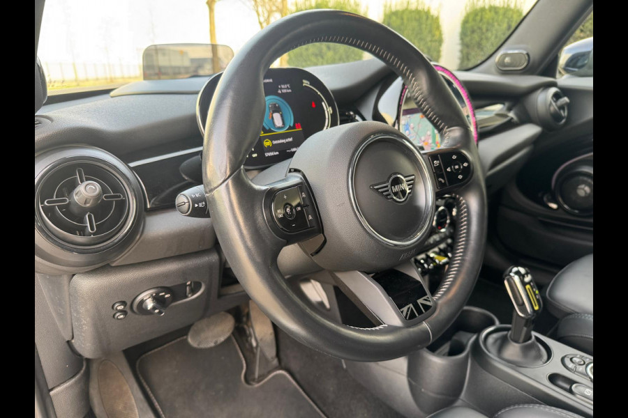 MINI Cooper SE Yours Stuurverwarming Head-up, Harman kardon, Panoramadak, Leder, Adaptieve Cruise Neem contact op en we maken een afspraak!