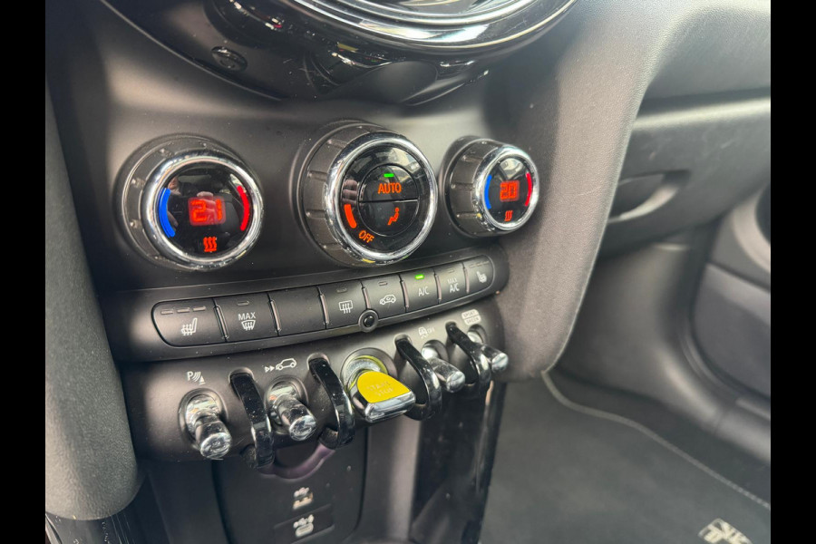 MINI Cooper SE Yours Stuurverwarming Head-up, Harman kardon, Panoramadak, Leder, Adaptieve Cruise Neem contact op en we maken een afspraak!