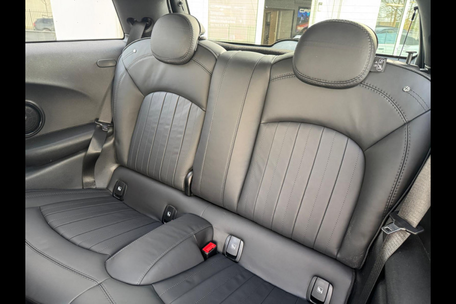 MINI Cooper SE Yours Stuurverwarming Head-up, Harman kardon, Panoramadak, Leder, Adaptieve Cruise Neem contact op en we maken een afspraak!