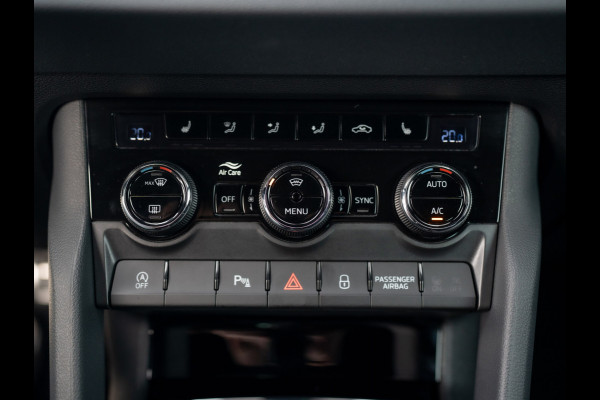 Škoda Karoq 1.5 TSI ACT Sportline Business | Leder | Camera | Adapt. Cruise control | Stoel & Stuur verw. | Prijs Rijklaar!!