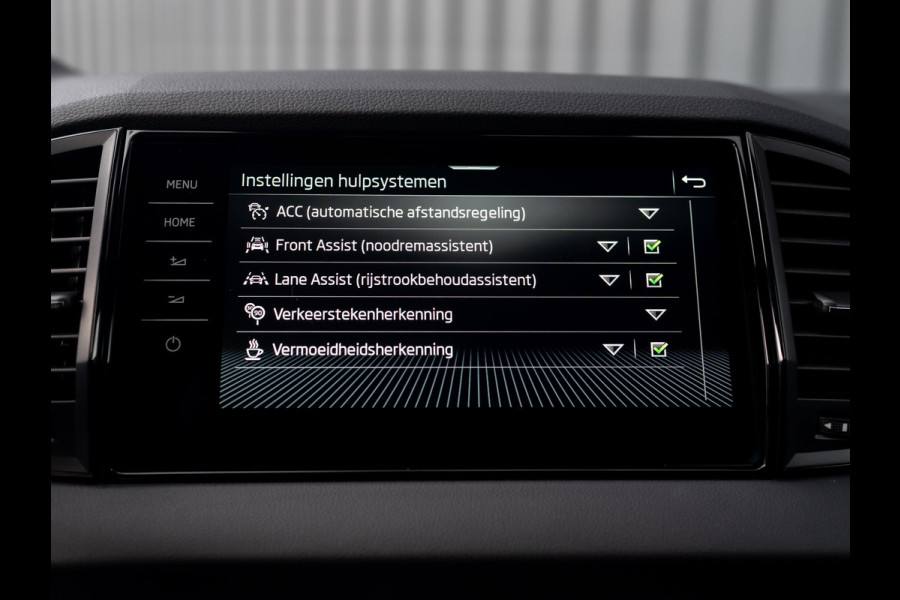 Škoda Karoq 1.5 TSI ACT Sportline Business | Leder | Camera | Adapt. Cruise control | Stoel & Stuur verw. | Prijs Rijklaar!!