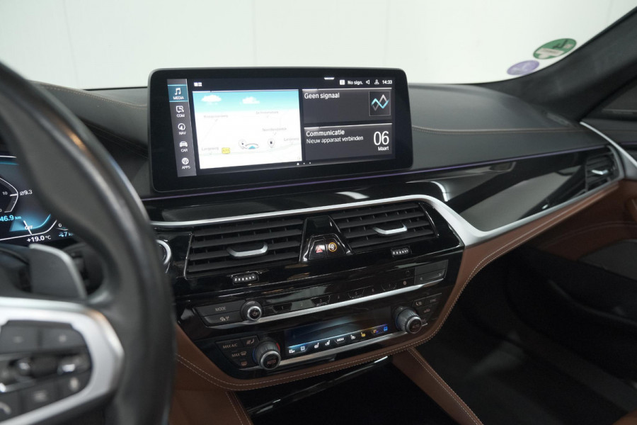 BMW 5 Serie 545e xDrive Business Edition Plus | M Sportpakket | Driving Assistant Professional | Harman Kardon Surround Sound System