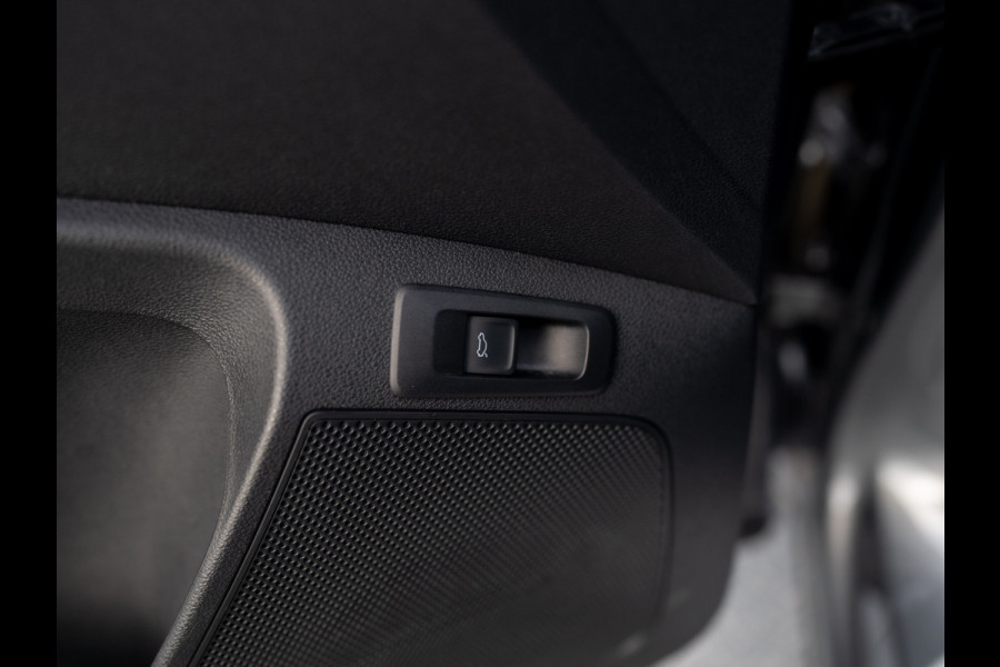 Škoda Karoq 1.5 TSI ACT Sportline Business | Elk. A-klep | Camera | Lane Assist | Stoel & Stuur verw. | Prijs Rijklaar!!