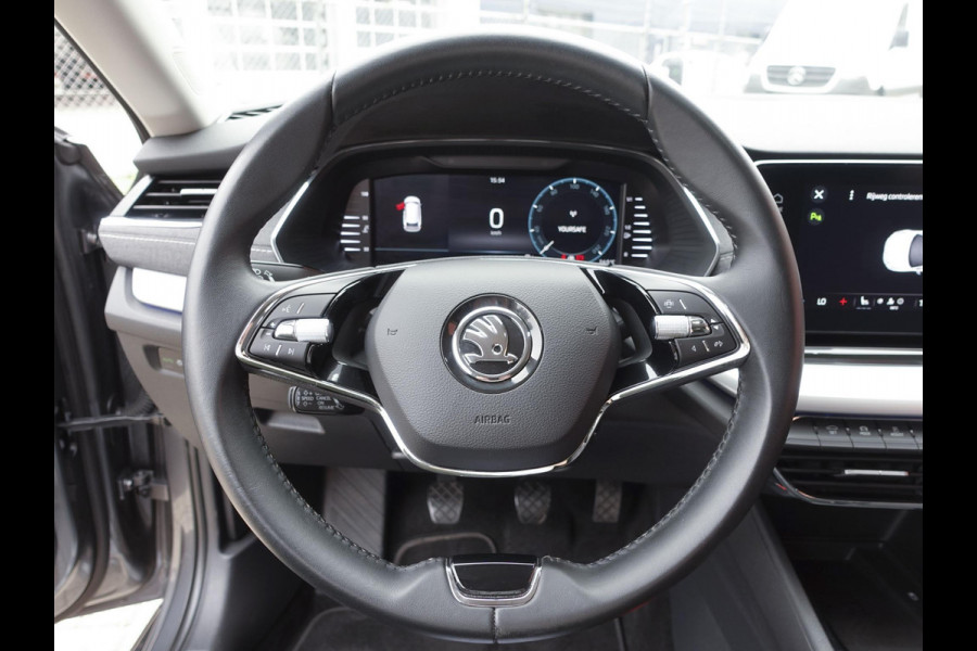 Škoda Octavia Combi 1.0 TSI 110pk Business Edition Plus | Navigatie | Apple Carplay/Android Auto | Camera | Parkeersensoren | Elektrische achterklep | Blind Spot Assist | Adaptive Cruise Control | Virtual Cockpit | Stoelverwarming | Ledverlichting | Sfeerverlichting | Climate Control
