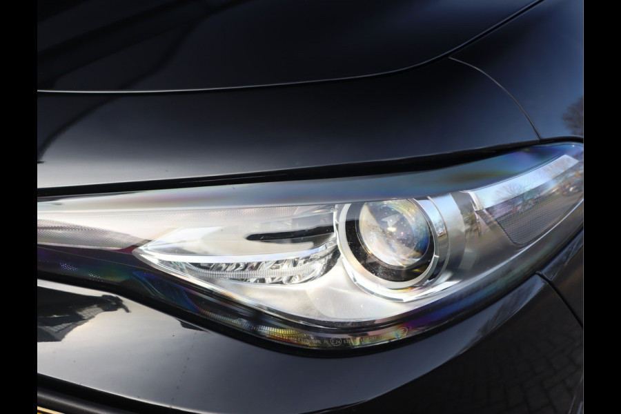 Alfa Romeo Giulia 2.0T Super Adaptive CC / Navi/ Camera /Pdc / Carplay /Stoel/Stuurverw / Automaat