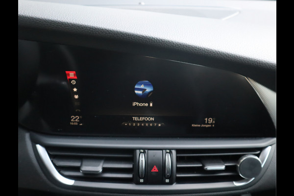 Alfa Romeo Giulia 2.0T Super Adaptive CC / Navi/ Camera /Pdc / Carplay /Stoel/Stuurverw / Automaat