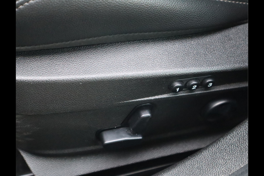 Alfa Romeo Giulia 2.0T Super Adaptive CC / Navi/ Camera /Pdc / Carplay /Stoel/Stuurverw / Automaat