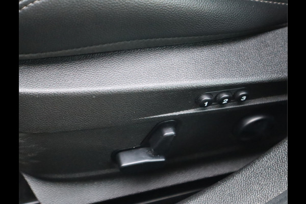 Alfa Romeo Giulia 2.0T Super Adaptive CC / Navi/ Camera /Pdc / Carplay /Stoel/Stuurverw / Automaat