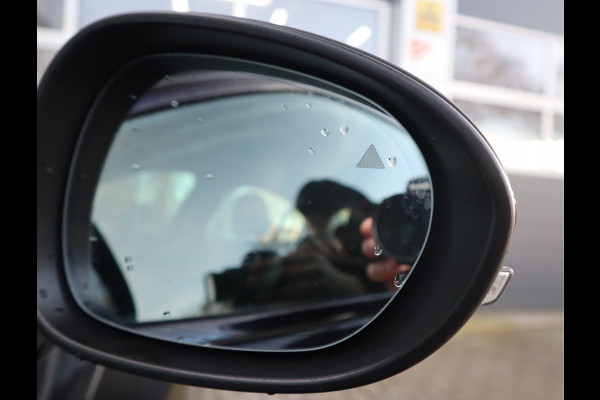 Alfa Romeo Giulia 2.0T Super Adaptive CC / Navi/ Camera /Pdc / Carplay /Stoel/Stuurverw / Automaat