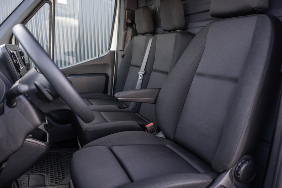 Mercedes-Benz Sprinter 317 CDI L2H2 | Automaat | Mbux | 360° camera | Navi | Cruise | Climatronic