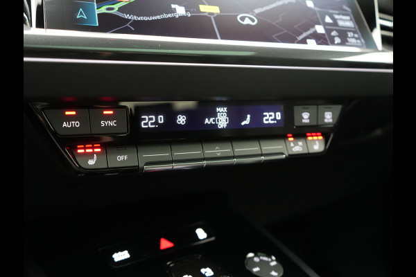 Audi Q4 Sportback e-tron 50 Quattro S Line 77 kWh 300pk Dealer O.H. | Trekhaak Af Fabriek | Panodak | Adaptive Cruise | Head Up | Camera | Matrix LED | Lederen Sportstoelen Verwarmd | Sfeerverlichting | Apple Carplay | Keyless | Blis | 20"L.M | Navigatie |