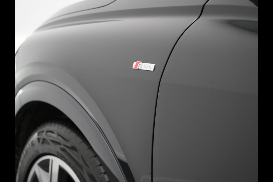 Audi Q4 Sportback e-tron 50 Quattro S Line 77 kWh 300pk Dealer O.H. | Trekhaak Af Fabriek | Panodak | Adaptive Cruise | Head Up | Camera | Matrix LED | Lederen Sportstoelen Verwarmd | Sfeerverlichting | Apple Carplay | Keyless | Blis | 20"L.M | Navigatie |