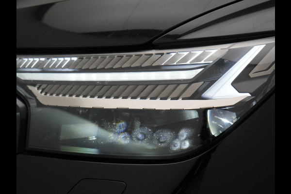 Audi Q4 Sportback e-tron 50 Quattro S Line 77 kWh 300pk Dealer O.H. | Trekhaak Af Fabriek | Panodak | Adaptive Cruise | Head Up | Camera | Matrix LED | Lederen Sportstoelen Verwarmd | Sfeerverlichting | Apple Carplay | Keyless | Blis | 20"L.M | Navigatie |
