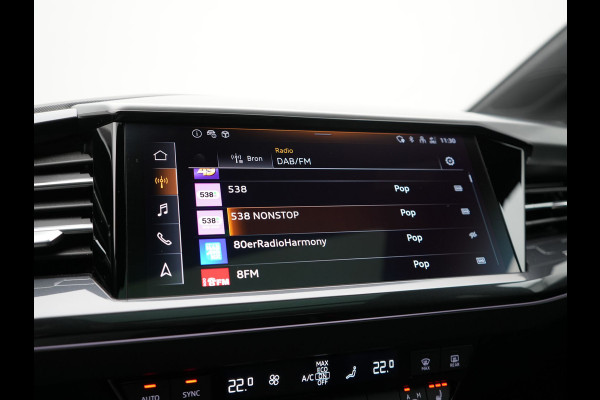 Audi Q4 Sportback e-tron 50 Quattro S Line 77 kWh 300pk Dealer O.H. | Trekhaak Af Fabriek | Panodak | Adaptive Cruise | Head Up | Camera | Matrix LED | Lederen Sportstoelen Verwarmd | Sfeerverlichting | Apple Carplay | Keyless | Blis | 20"L.M | Navigatie |