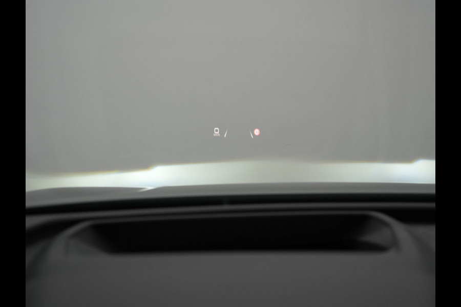 Audi Q4 e-tron 50 Quattro S Line 77 kWh 300pk Dealer O.H. | Trekhaak Af Fabriek | Panodak | Adaptive Cruise | Head Up | Camera | Matrix LED | Lederen Sportstoelen Verwarmd | Sfeerverlichting | Apple Carplay | Keyless | Blis | 20"L.M | Navigatie |