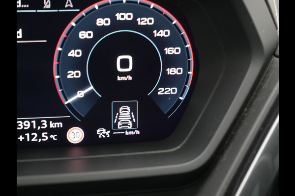 Audi Q4 e-tron 50 Quattro S Line 77 kWh 300pk Dealer O.H. | Trekhaak Af Fabriek | Panodak | Adaptive Cruise | Head Up | Camera | Matrix LED | Lederen Sportstoelen Verwarmd | Sfeerverlichting | Apple Carplay | Keyless | Blis | 20"L.M | Navigatie |