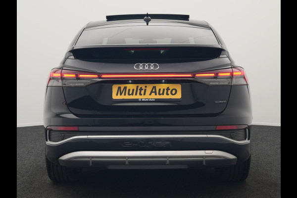 Audi Q4 e-tron 50 Quattro S Line 77 kWh 300pk Dealer O.H. | Trekhaak Af Fabriek | Panodak | Adaptive Cruise | Head Up | Camera | Matrix LED | Lederen Sportstoelen Verwarmd | Sfeerverlichting | Apple Carplay | Keyless | Blis | 20"L.M | Navigatie |