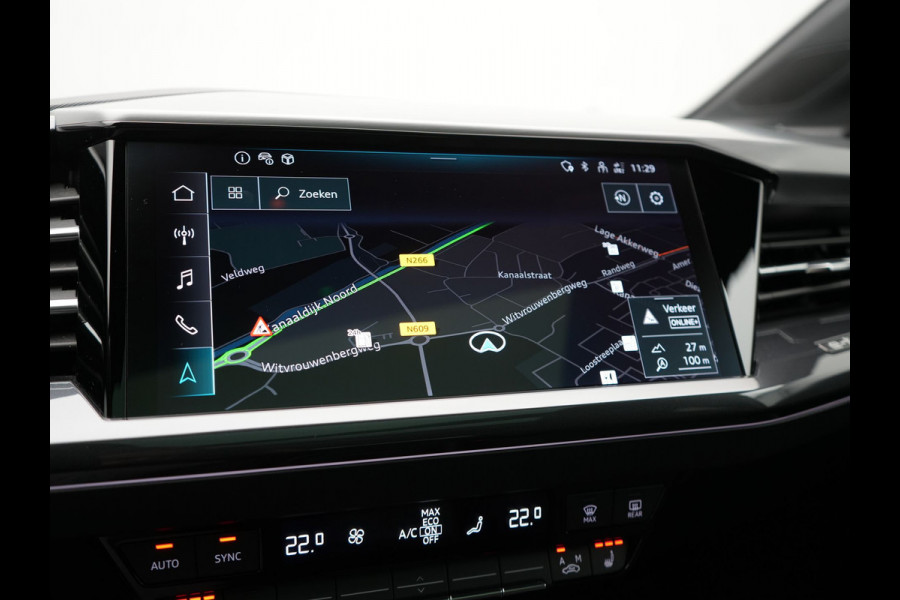 Audi Q4 e-tron 50 Quattro S Line 77 kWh 300pk Dealer O.H. | Trekhaak Af Fabriek | Panodak | Adaptive Cruise | Head Up | Camera | Matrix LED | Lederen Sportstoelen Verwarmd | Sfeerverlichting | Apple Carplay | Keyless | Blis | 20"L.M | Navigatie |