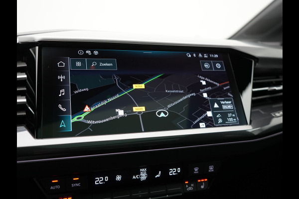 Audi Q4 e-tron 50 Quattro S Line 77 kWh 300pk Dealer O.H. | Trekhaak Af Fabriek | Panodak | Adaptive Cruise | Head Up | Camera | Matrix LED | Lederen Sportstoelen Verwarmd | Sfeerverlichting | Apple Carplay | Keyless | Blis | 20"L.M | Navigatie |