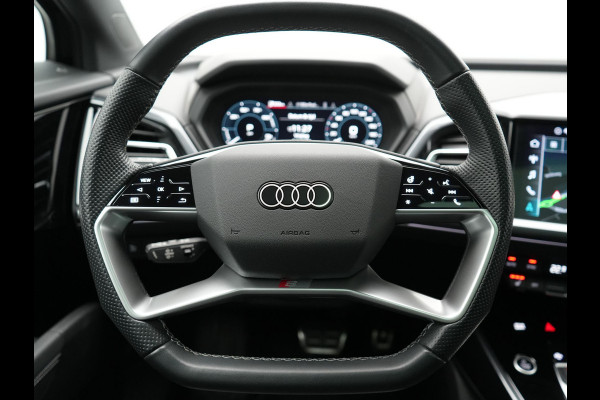 Audi Q4 e-tron 50 Quattro S Line 77 kWh 300pk Dealer O.H. | Trekhaak Af Fabriek | Panodak | Adaptive Cruise | Head Up | Camera | Matrix LED | Lederen Sportstoelen Verwarmd | Sfeerverlichting | Apple Carplay | Keyless | Blis | 20"L.M | Navigatie |