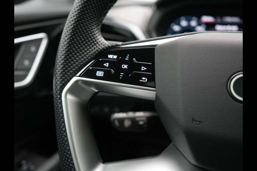 Audi Q4 e-tron 50 Quattro S Line 77 kWh 300pk Dealer O.H. | Trekhaak Af Fabriek | Panodak | Adaptive Cruise | Head Up | Camera | Matrix LED | Lederen Sportstoelen Verwarmd | Sfeerverlichting | Apple Carplay | Keyless | Blis | 20"L.M | Navigatie |