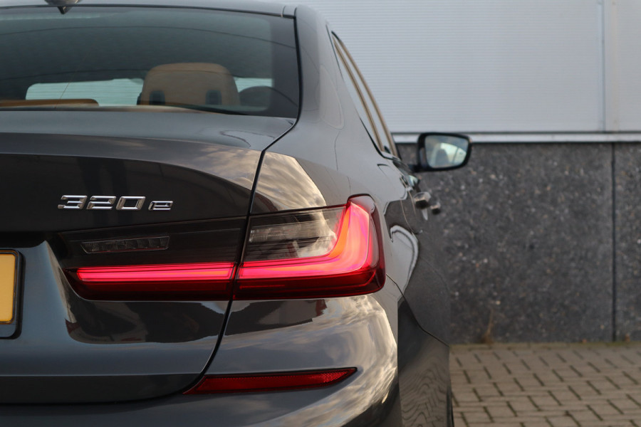 BMW 3-serie 320e M-Sport M Schaalstoelen / Dravit Grau / HiFi / Camera /
