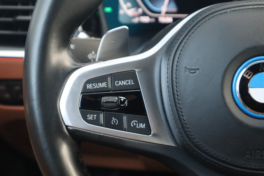 BMW 3-serie 320e M-Sport M Schaalstoelen / Dravit Grau / HiFi / Camera /