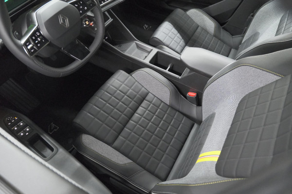 Renault 4 comfort range iconic 52 kWh | Pack Advanced Driving Assist | Pack extended grip |  Harman Kardon® | Dodehoekdetectie