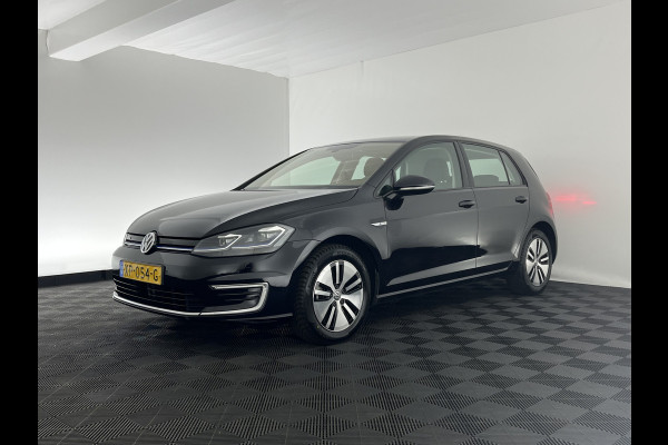 Volkswagen e-Golf {SOH-88%} (INCL-BTW) *HEATPUMP | ADAPTIVE-CRUISE | FULL-LED | DIGI-COCKPIT | NAVI-FULLMAP | CAMERA | KEYLESS | ECC | CCS-FASTLOADER | PDC | 16''ALU*