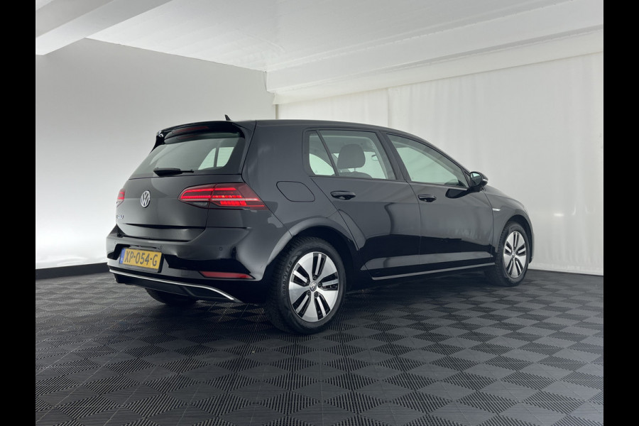 Volkswagen e-Golf {SOH-88%} (INCL-BTW) *HEATPUMP | ADAPTIVE-CRUISE | FULL-LED | DIGI-COCKPIT | NAVI-FULLMAP | CAMERA | KEYLESS | ECC | CCS-FASTLOADER | PDC | 16''ALU*