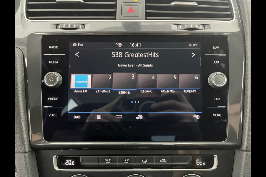 Volkswagen e-Golf {SOH-88%} (INCL-BTW) *HEATPUMP | ADAPTIVE-CRUISE | FULL-LED | DIGI-COCKPIT | NAVI-FULLMAP | CAMERA | KEYLESS | ECC | CCS-FASTLOADER | PDC | 16''ALU*