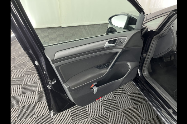 Volkswagen e-Golf {SOH-88%} (INCL-BTW) *HEATPUMP | ADAPTIVE-CRUISE | FULL-LED | DIGI-COCKPIT | NAVI-FULLMAP | CAMERA | KEYLESS | ECC | CCS-FASTLOADER | PDC | 16''ALU*