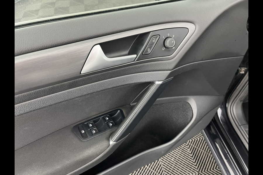 Volkswagen e-Golf {SOH-88%} (INCL-BTW) *HEATPUMP | ADAPTIVE-CRUISE | FULL-LED | DIGI-COCKPIT | NAVI-FULLMAP | CAMERA | KEYLESS | ECC | CCS-FASTLOADER | PDC | 16''ALU*