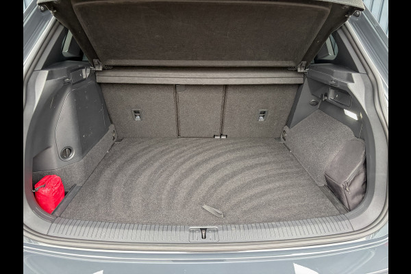 Volkswagen Tiguan 1.4 TSI eHybrid R-Line Business+ | Keyless | Black Style | IQ Light | Elk. A-klep | Prijs Rijklaar!!