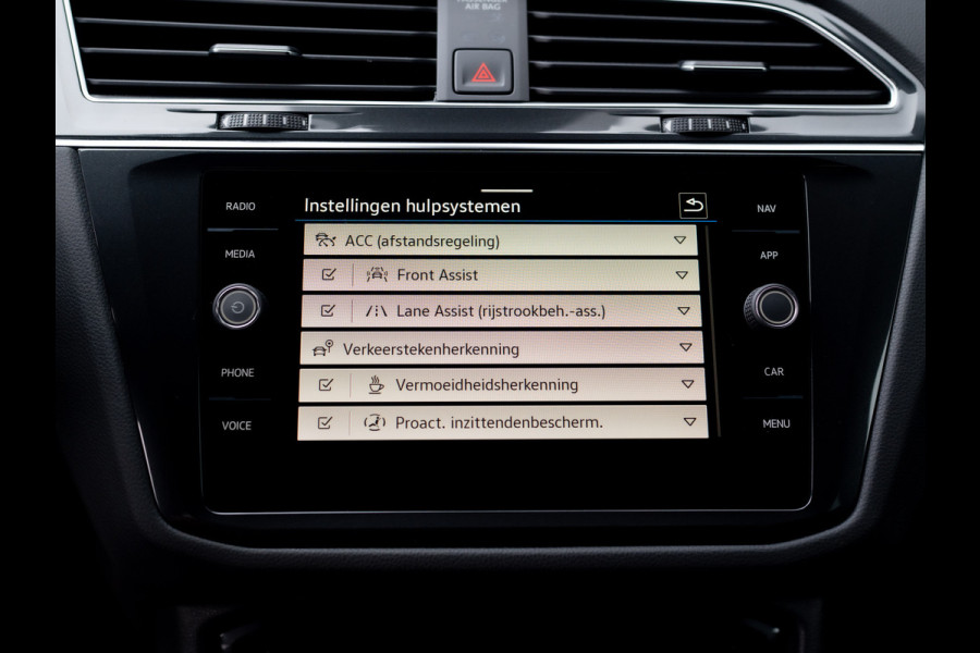 Volkswagen Tiguan 1.4 TSI eHybrid R-Line Business+ | Keyless | Black Style | IQ Light | Elk. A-klep | Prijs Rijklaar!!