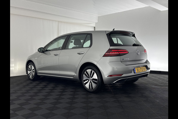 Volkswagen e-Golf {SOH-91%} (INCL-BTW) Aut. *HEATPUMP | ADAPTIVE-CRUISE | DIGI-COCKPIT | FULL-LED | NAVI-FULLMAP | COMFORTSEATS | ECC | PARKPILOT | CCS-FASTLOADER | 16''ALU*