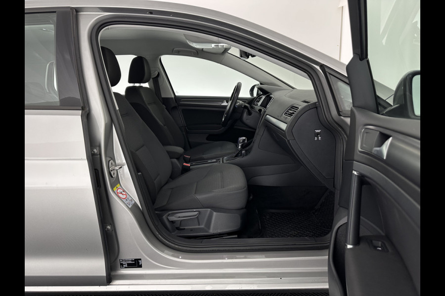 Volkswagen e-Golf {SOH-91%} (INCL-BTW) Aut. *HEATPUMP | ADAPTIVE-CRUISE | DIGI-COCKPIT | FULL-LED | NAVI-FULLMAP | COMFORTSEATS | ECC | PARKPILOT | CCS-FASTLOADER | 16''ALU*