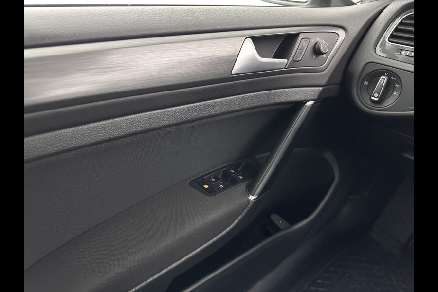 Volkswagen e-Golf {SOH-91%} (INCL-BTW) Aut. *HEATPUMP | ADAPTIVE-CRUISE | DIGI-COCKPIT | FULL-LED | NAVI-FULLMAP | COMFORTSEATS | ECC | PARKPILOT | CCS-FASTLOADER | 16''ALU*